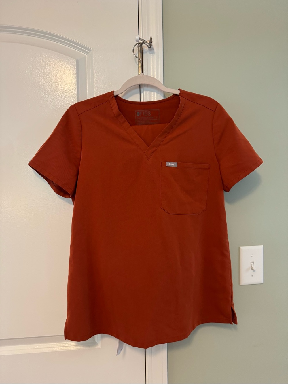 FIGS NWT Women’s Set in Auburn Size Small Catarina Top & Zamora Joggers